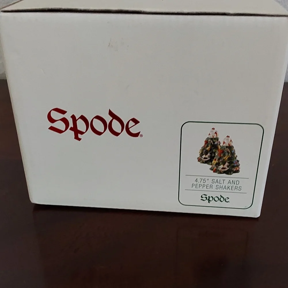 Spode Festive Santa Christmas Tree Figurines‎ Salt & Pepper Shaker